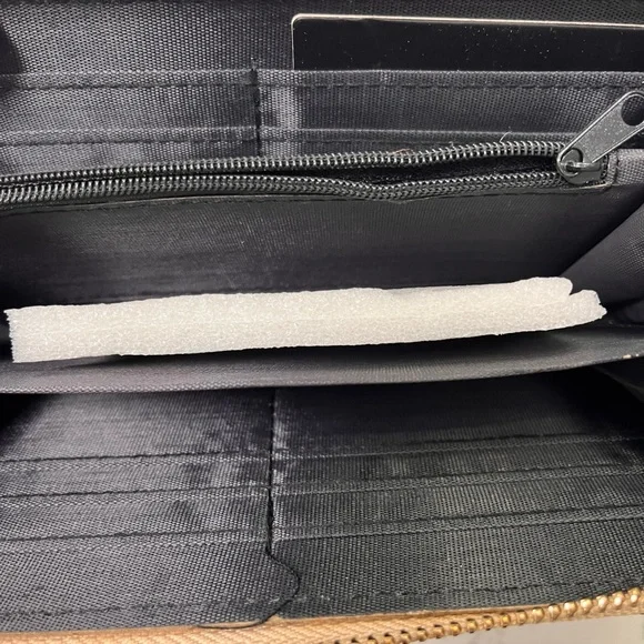 raffia straw zipper clutch wallet - holds 12 cards plus cash - Picture 6 of 8